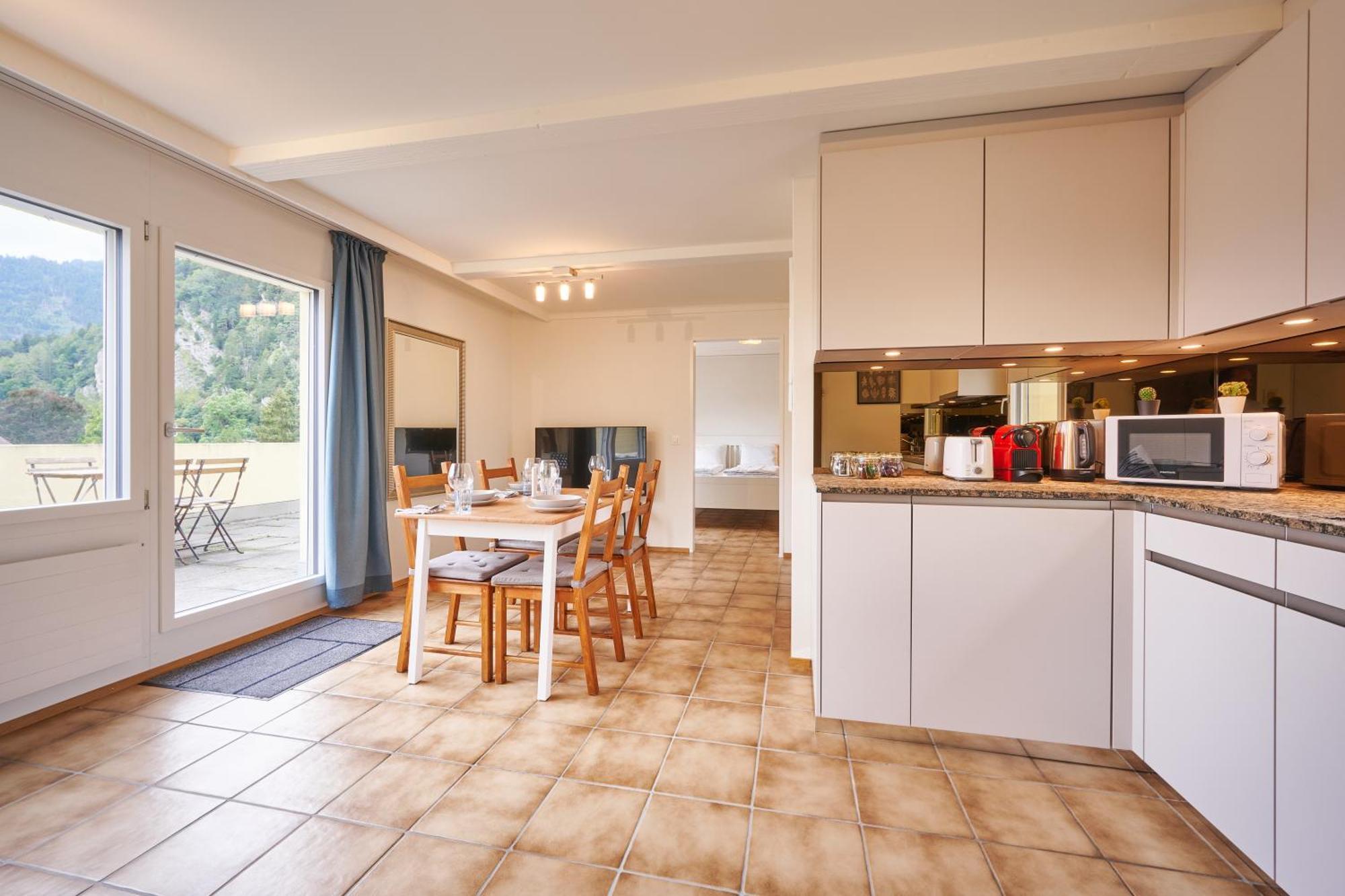 Stay Switzerland Apartments อินเทอร์ลาเคน ภายนอก รูปภาพ